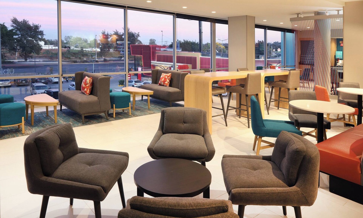 San Pedro Tlaquepaque Hotel | avid hotel Guadalajara Aeropuerto Norte by IHG