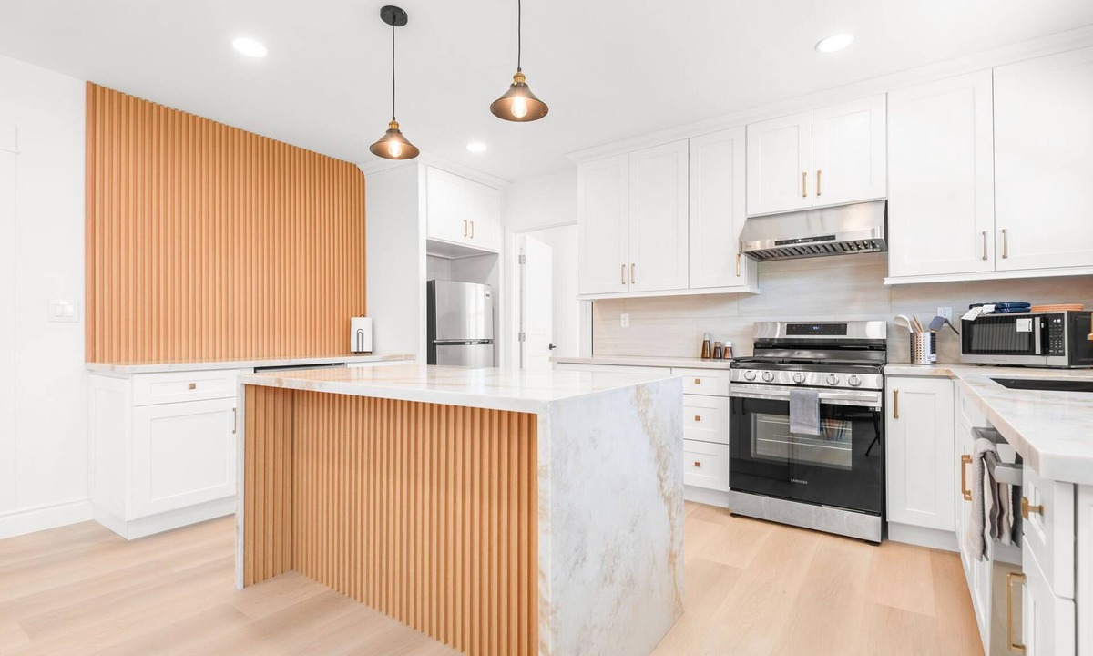 Alhambra House | Awesome 3-bedroom house with AC in charming Alhambra
