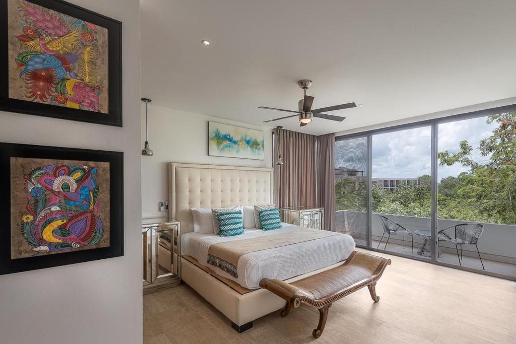 La Veleta House | BÄAK- Central Park PHA- 3 BED Penthouse PRIVATE ROOFTOP POOL GYM SPA