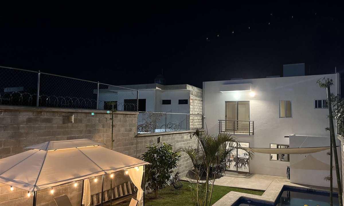 Tres de Mayo House | BAMBOO HOUSE! Pool-Grill-Garden ENJOY