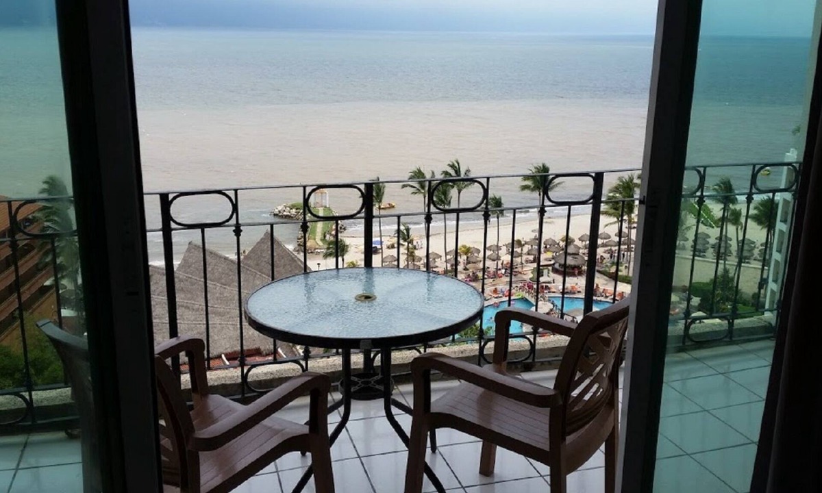 South Hotel Zone Condo | Beach Apartment with Bay & Ocean View in Puerto Vallarta