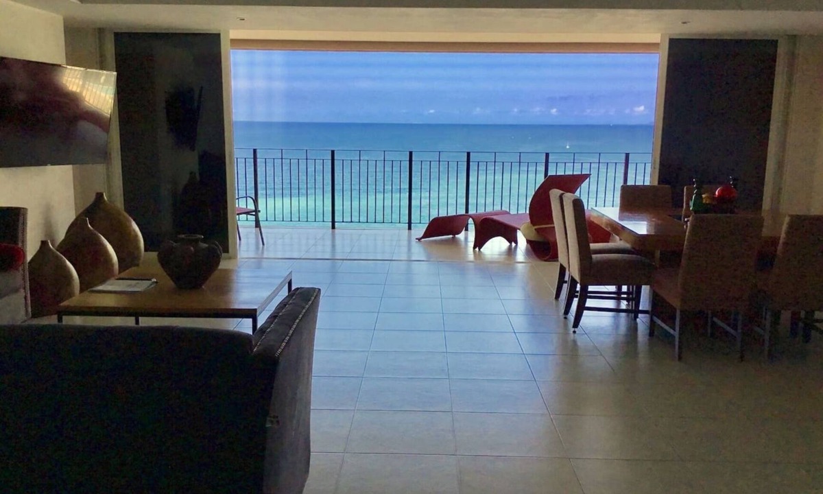 North Hotel Zone Apartment | Beachfront Apartment Grand Venetian 2