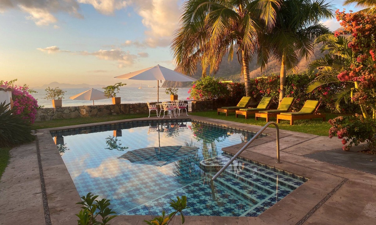 Manzanillo House | Beachfront Jewel directly on the beach in gated community at Club Santiago