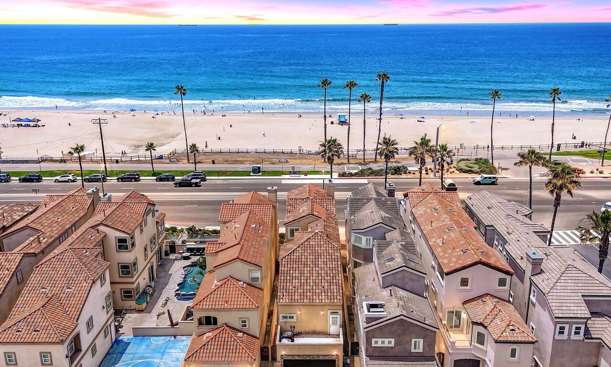 Huntington Beach House | Beachfront Oasis | 3BR | Ocean Views | Steps 2 HB