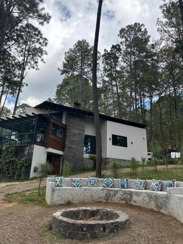 Jimenez House | Beautiful cabin in the middle of the forest