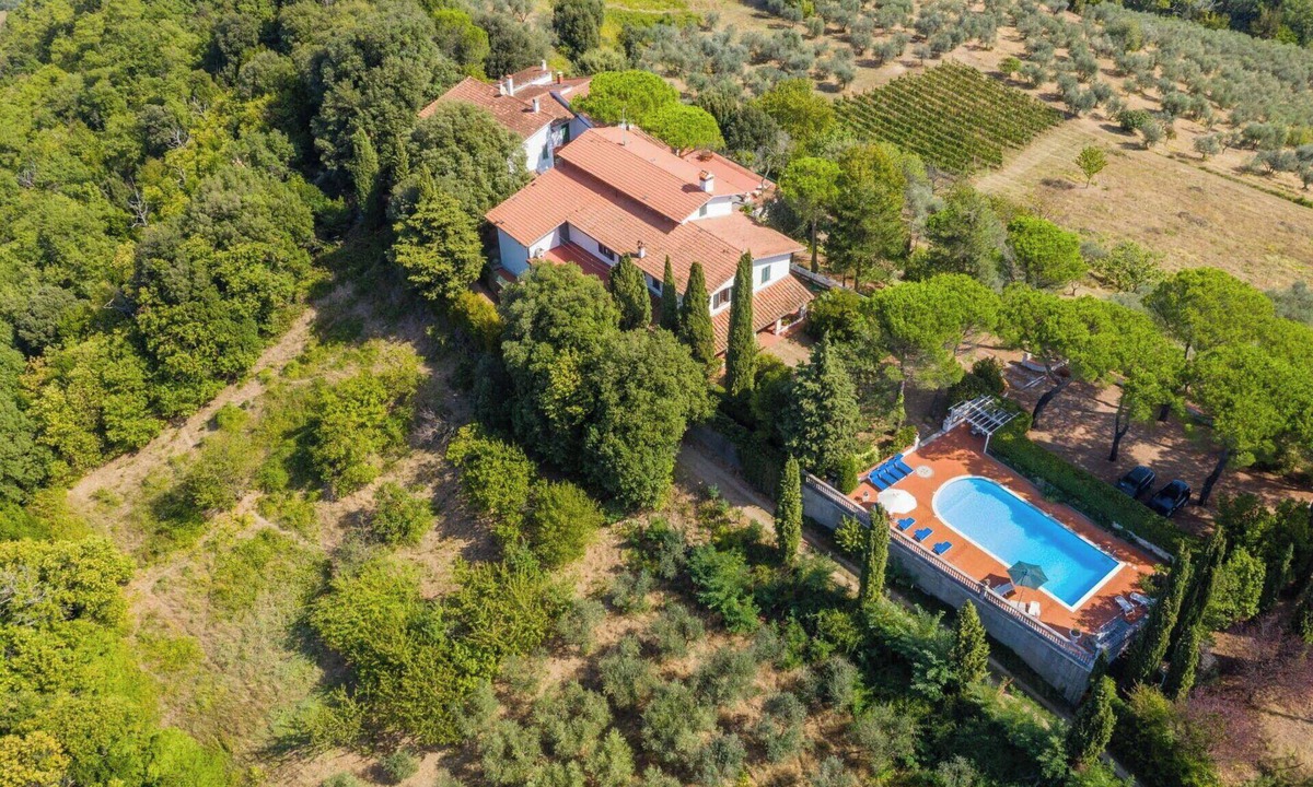 Carmignano Villa | Beautiful private villa for 10 people with private pool, WIFI, TV, patio and pets allowed