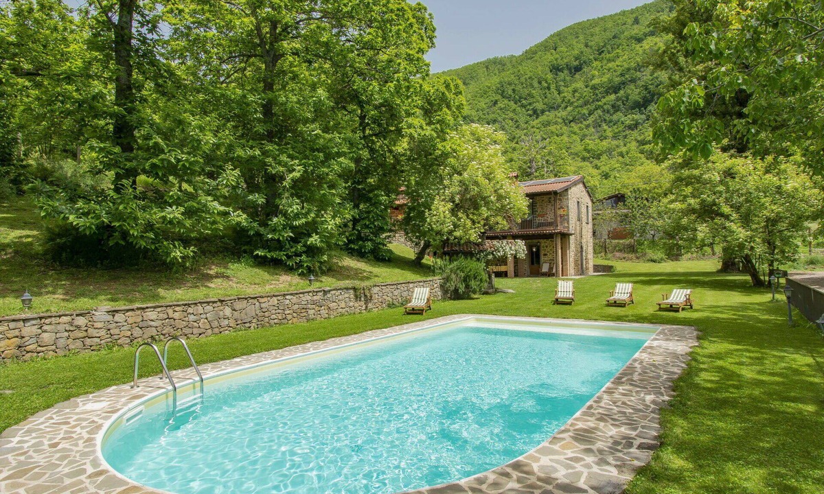 San Romano in Garfagnana Villa | Beautiful private villa for 10 people with WIFI, private pool, TV and terrace
