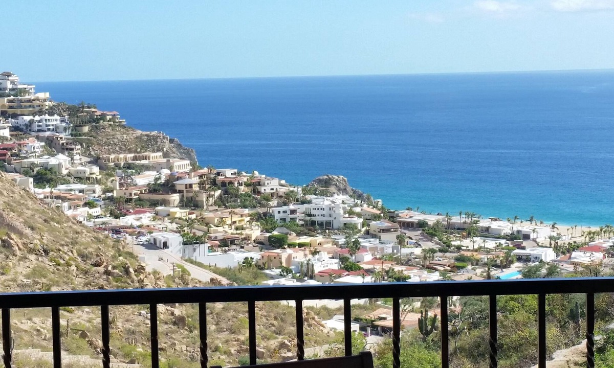Paraiso Escondido Villa | Beautiful Villa Overlooking Pacific Ocean And Pedregal Luxury Neighborhood.