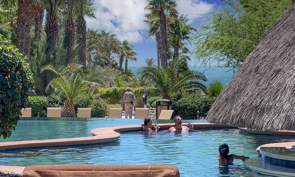 Sandy Beach Condo | Bella Sirena 105 Ground Floor Barefoot Paradise Condo