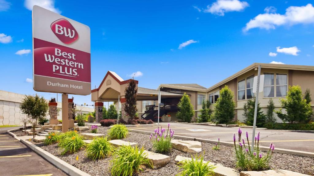 Oshawa Hotel | Best Western Plus Durham Hotel & Conference Centre