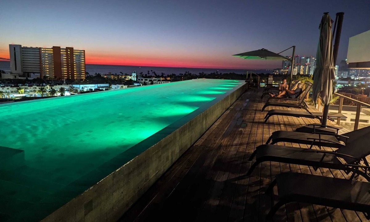 Puerto Vallarta Condo | Bienvenidos! Boutique building in the Versalles neighborhood of Puerto Vallarta!
