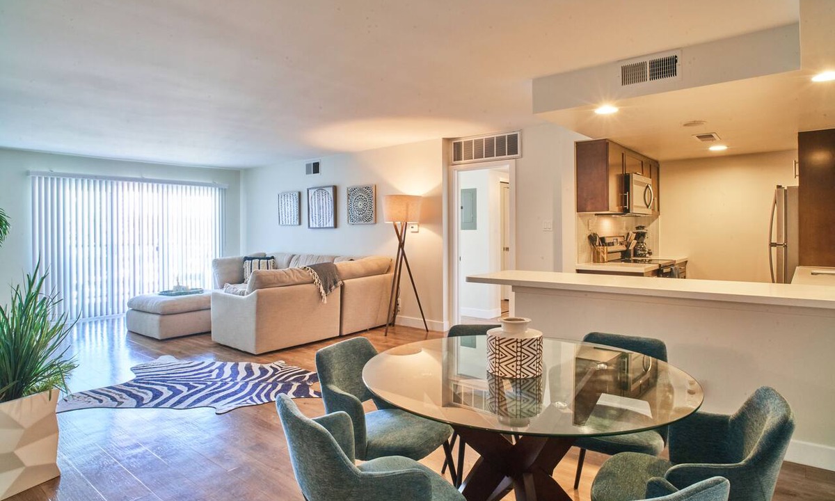 Marina del Rey Apartment | Blue Agate' Seaside Bright Waterfront Full Marina View Pool, Jacuzzi, Gym