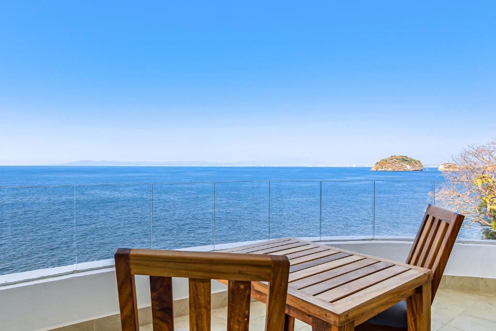Mismaloya Apartment | Blue Horizon 401