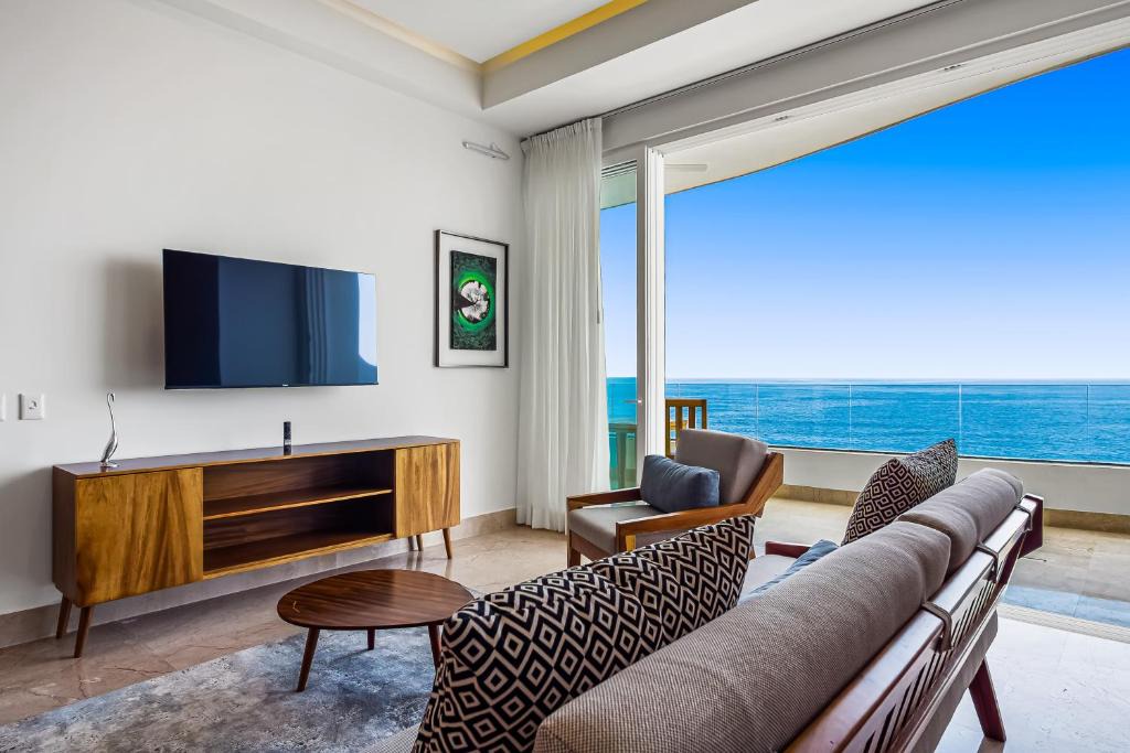 Mismaloya Apartment | Blue Horizon 502 at Residences