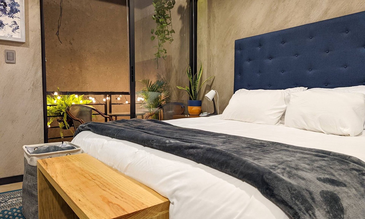 Hipodromo Condesa Apartment | Boutique Condo on Private Street in Condesa | King Bed w/Fast Wifi