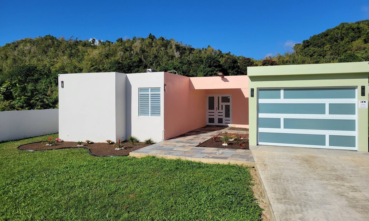Hatillo House | Boutique style, modern and spacious home!
