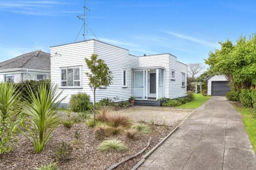 Hamilton East House | Boxed Bliss on Fox