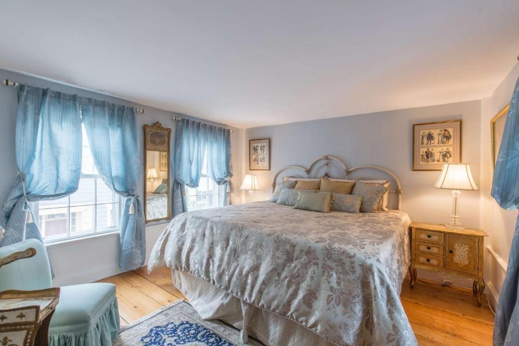 Marblehead House | Brackett Cottage