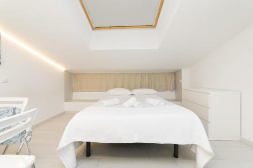 Coslada Apartment | Buhardilla Encantada