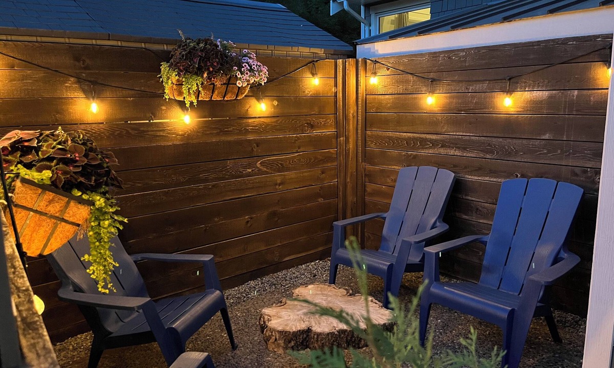 Brackendale House | Calling all outdoor enthusiasts! Your basecamp to Squamish adventure awaits.