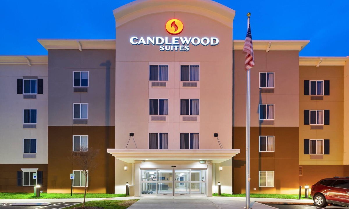 Louisville Hotel | Candlewood Suites Louisville - NE Downtown Area by IHG