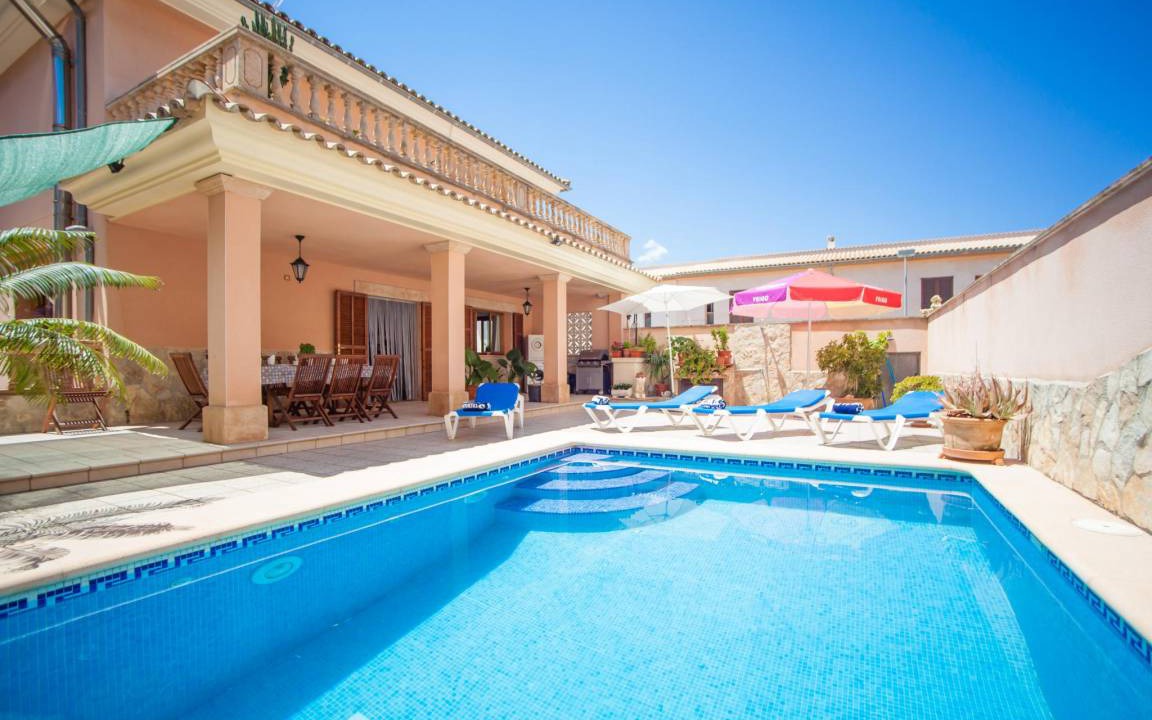 Muro Villa | CAS BARBER