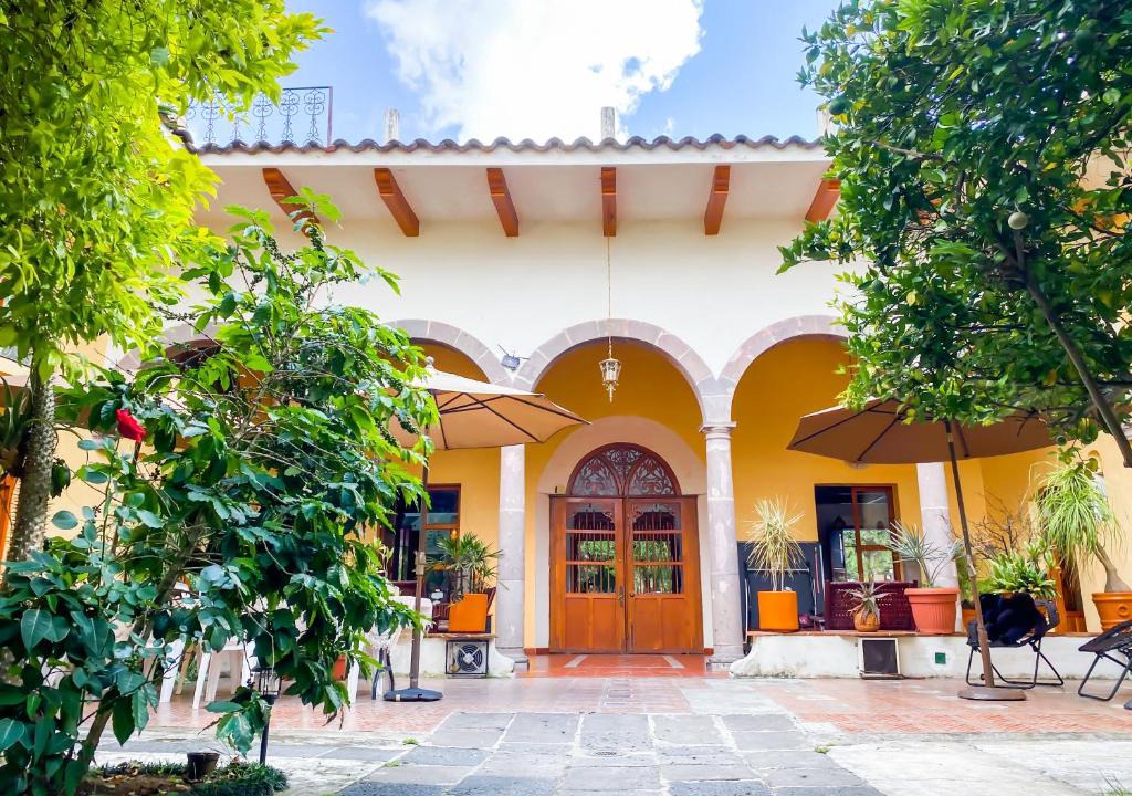 Coatepec House | Casa aroma de café, en el corazón de Coatepec.