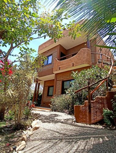 San Francisco House | Casa de los Pájaros