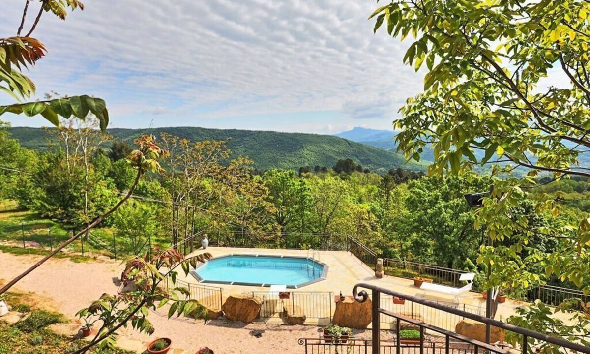 Castel Focognano House | Casa Elia Comfortable holiday residence