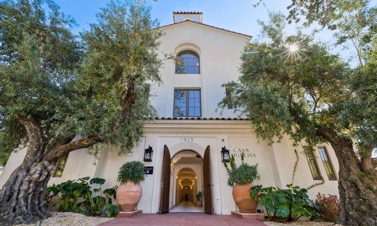 Oak Park Apartment | Casa Iglesia Studio 306