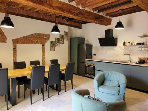 Asciano Apartment | Casa in Piazza