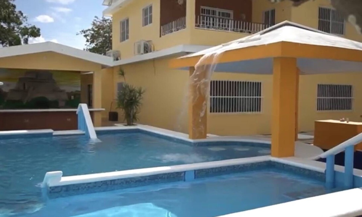 Progreso Municipality House | Casa La Paloma: Beautiful home, with a pool and only 150 meters from the beach!