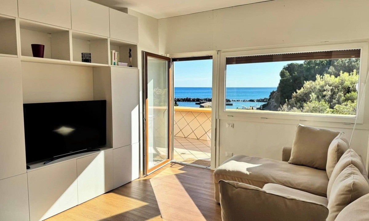 Rosignano Marittimo Apartment | Casa Marina with pool - umbrella at the bathing establishment included