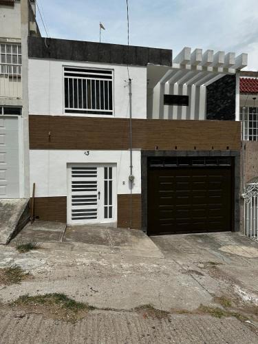 Jalostotitlan Apartment | Casa muy cómoda de 2 pisos en zona muy tranquila
