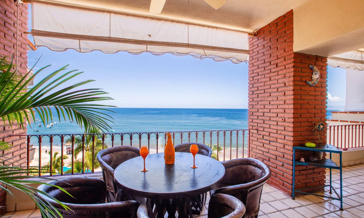 Emiliano Zapata Condo | Casa Paraiso Summary: