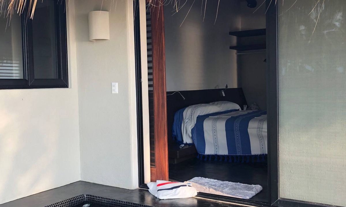 Saladita House | Casita Tabachines. Cozy studio with palapa, dipping pool, walk to the break