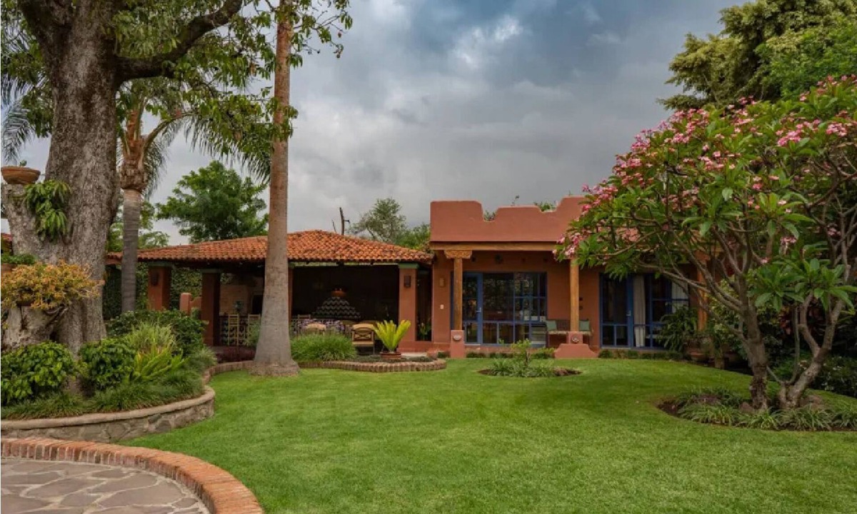San Juan Cosala Villa | Casita on 1/2 acre of flora beauty. Two arms, , wifi, access to kitchen and TV