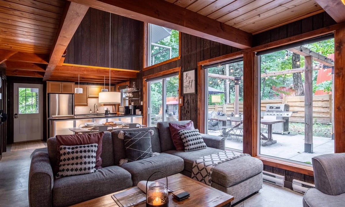 Orford Ski Chalet | Chalet Norwegian, Turn Key Amenities + Pet Friendly + Hi Speed WiFi