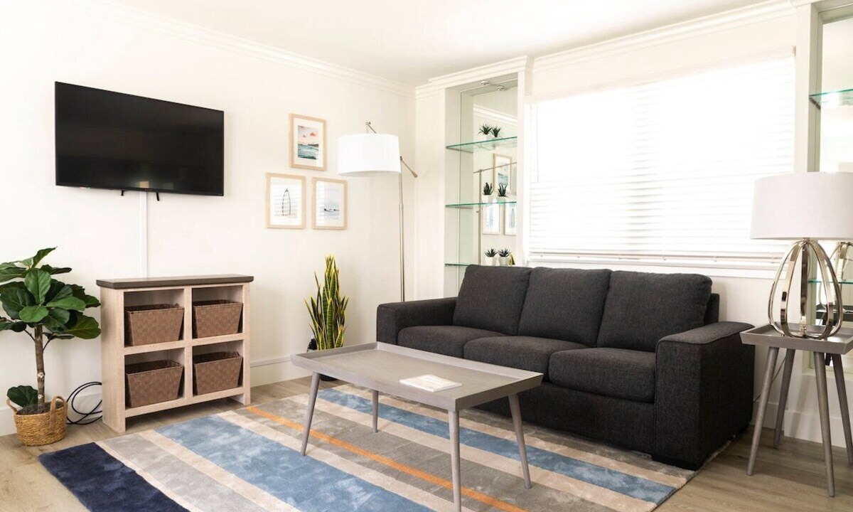 Corona del Mar Condo | Charming 1BR Hideaway in CDM-Unit B