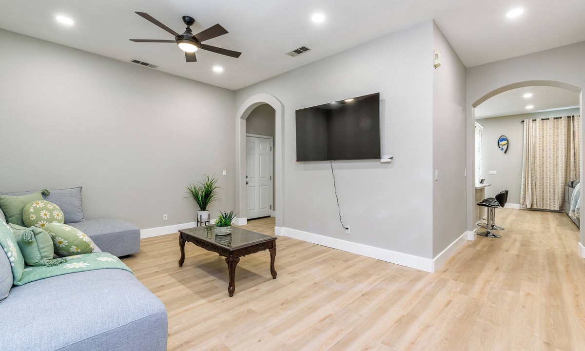 Elk Grove House | Charming 3Q Home w/Gourmet Backyard in Elk Grove
