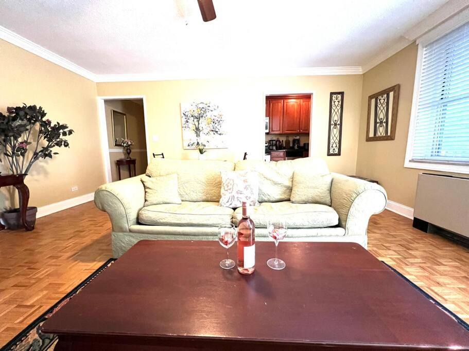 Downtown Atlanta Apartment | Charming Condo Downtown. Next to AmericasMart. 3N