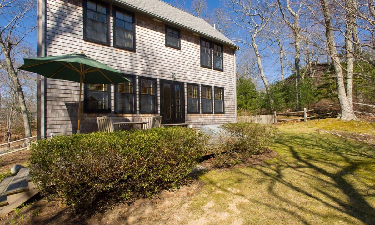 West Tisbury House | Charming Lambert’s Cove Escape, Walk to Exclusive Pristine Beach and Pond