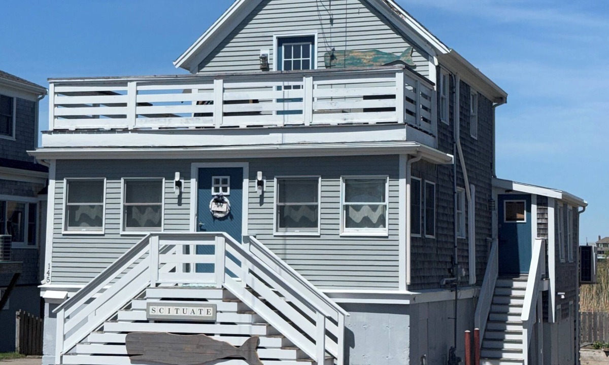 Scituate House | Charming Scituate Coastal Cottage
