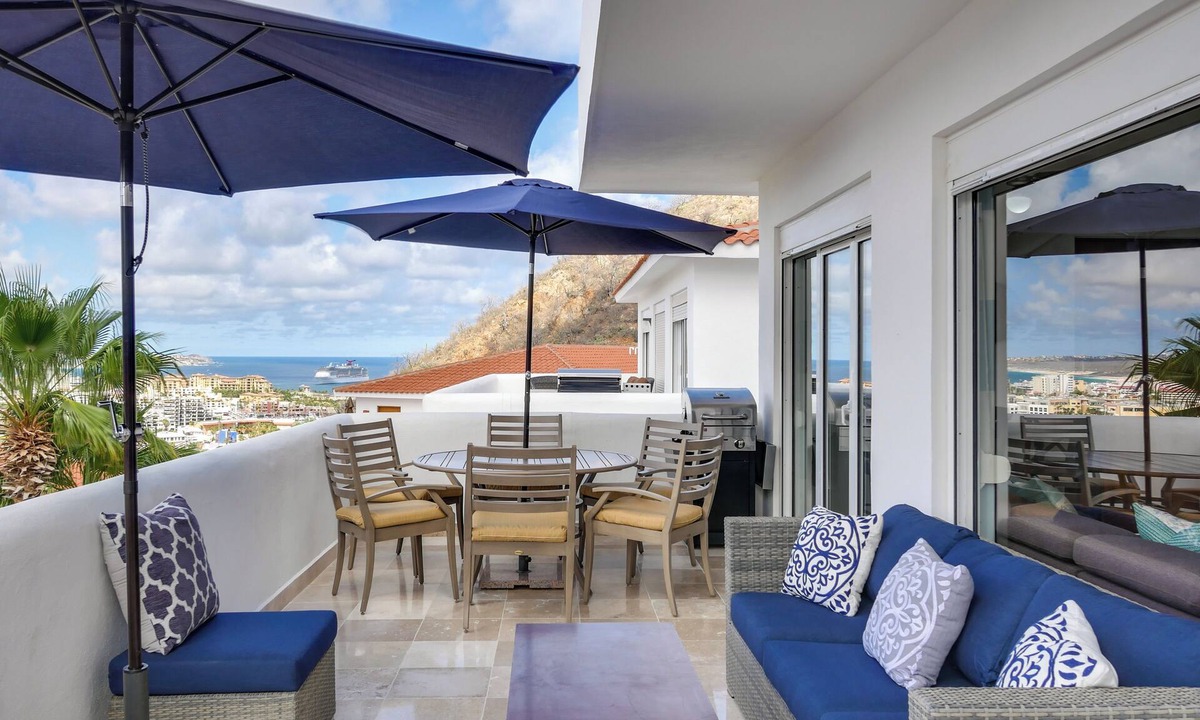Pedregal Condo | Chic Cabo Condo - Walk to Marina & Downtown!