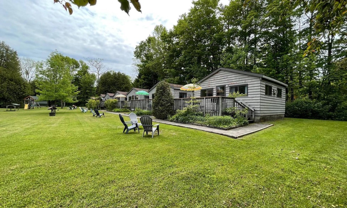 Hope Bay Cottage | Chickadee-Cedar Garden Cozy Cottage #3