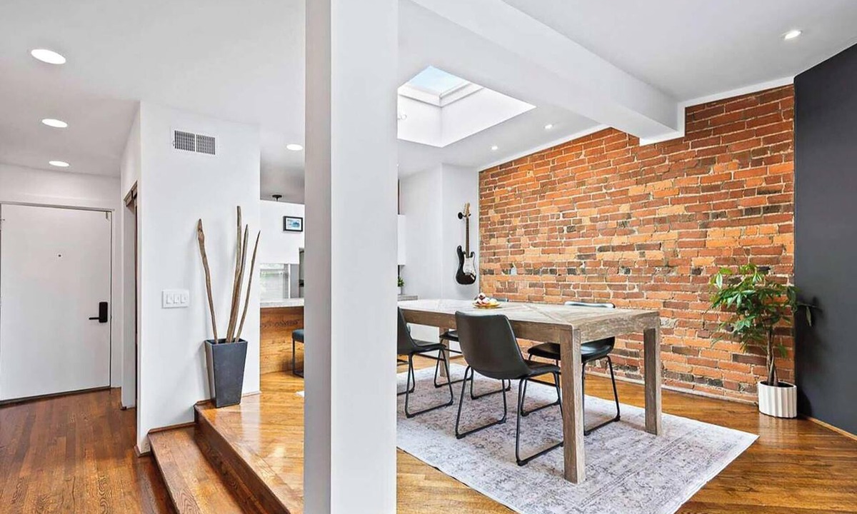 Mount Auburn Condo | City View Perch Walkable Apt