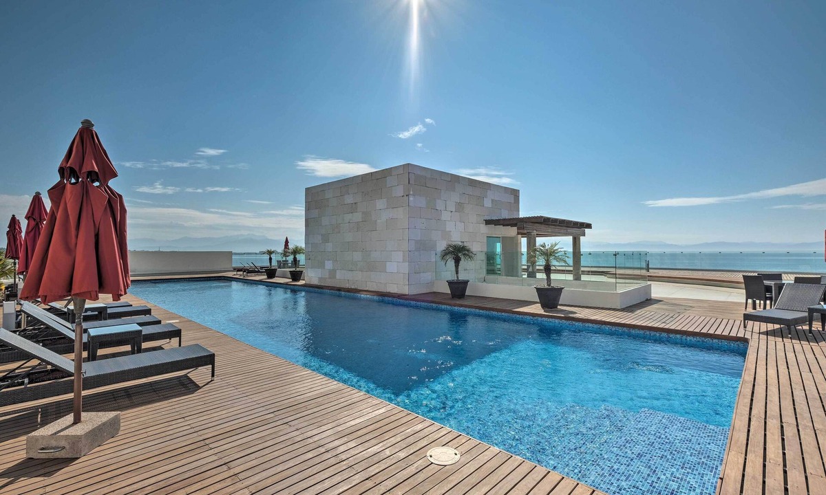 Bucerias Condo | Coastal Mexico Penthouse w/Views & Rooftop Pool!