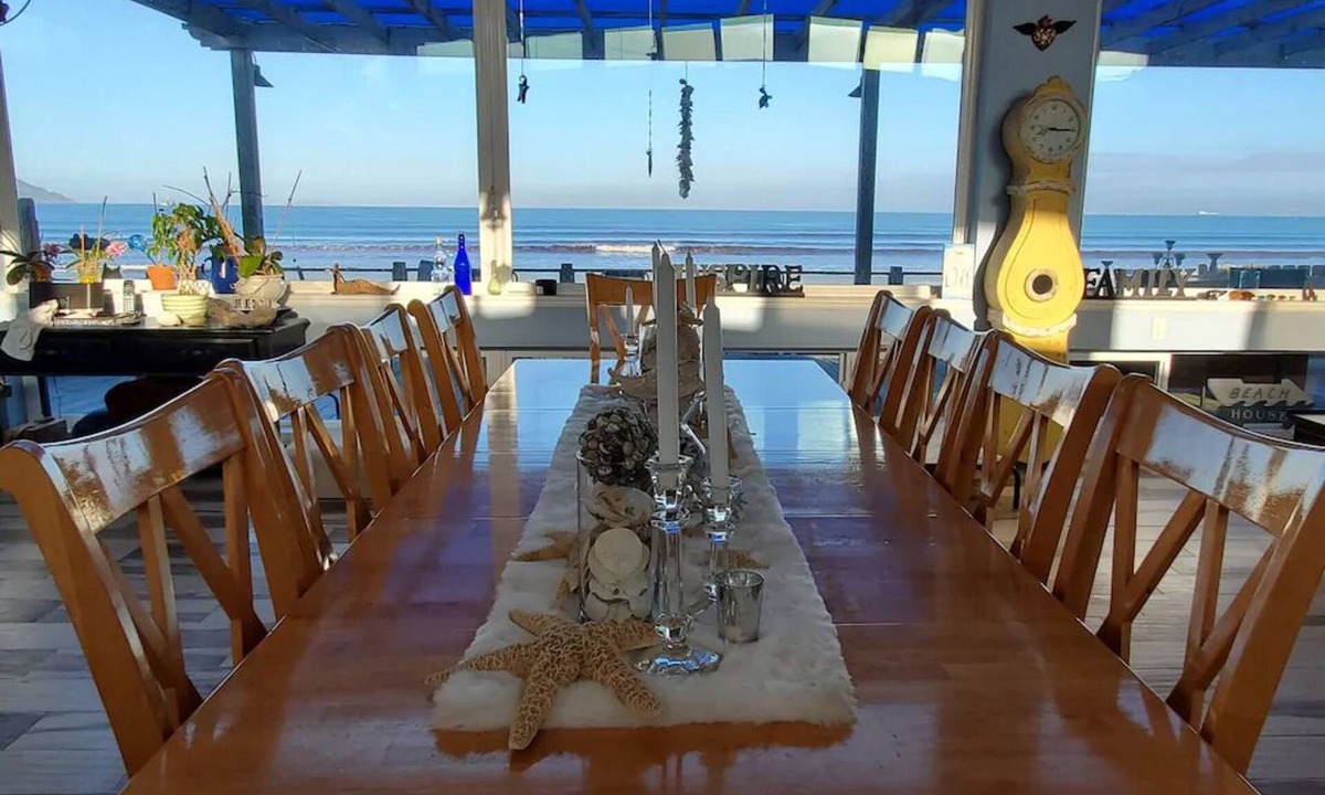 Lengueta Arenosa House | Come live the flip-flop lifestyle in our luxury beach home!