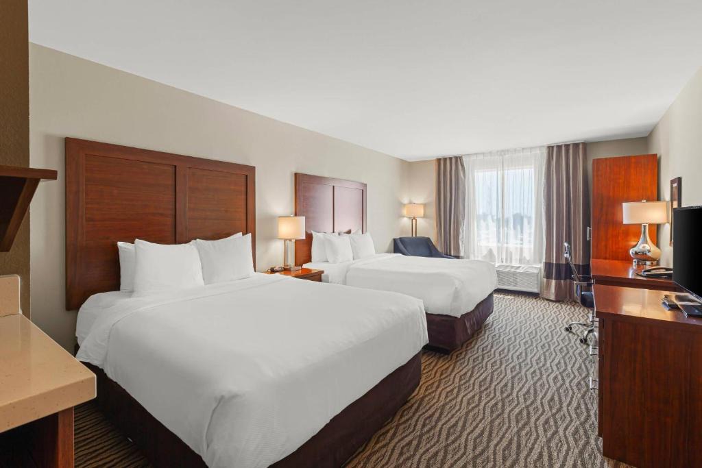 Bowmanville Hotel | Comfort Inn & Suites