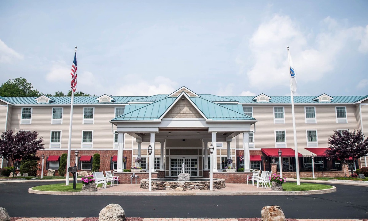 Sturbridge Hotel | Comfort Inn & Suites Sturbridge - Brimfield